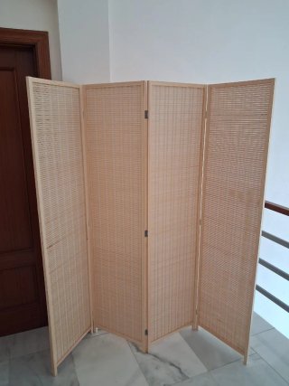 Biombo de mimbre plegable