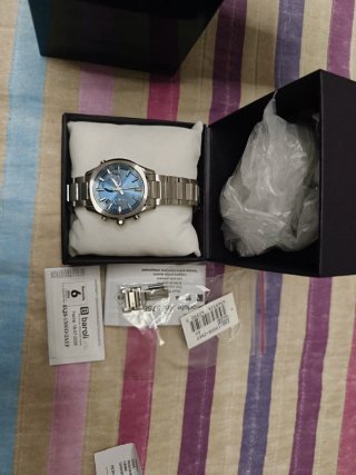 Reloj Casio Edifice EQB-1300D-2AEF Cronógrafo Azul