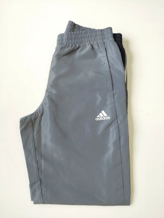 Pantalón chándal Adidas gris y negro hombre