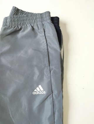 Pantalón chándal Adidas gris y negro hombre