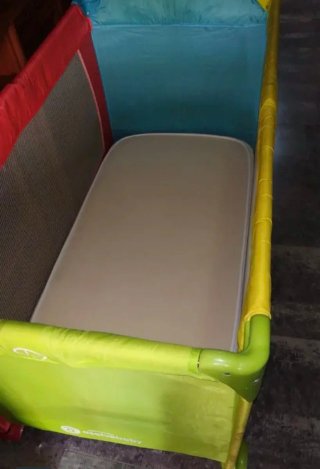 Cuna de viaje plegable