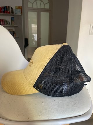 Gorra Unicorn Beige y Negra