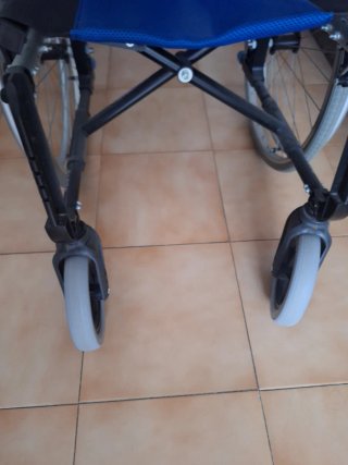Silla de ruedas plegable forta line