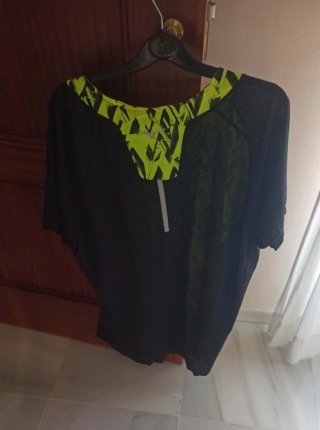 Camiseta deportiva Mizuno verde y negra XXL