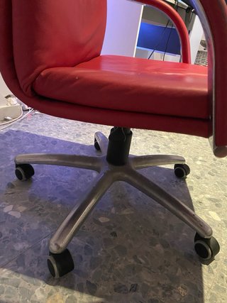 Silla de escritorio de piel roja