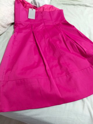 Vestido fiesta El Corte Inglés rosa fucsia.