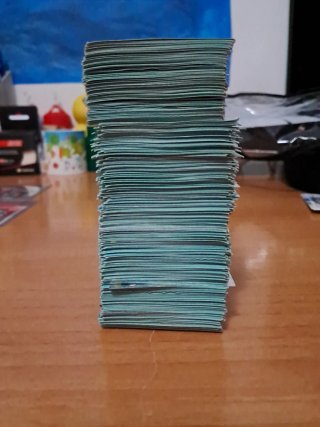 Un monton de cromos del mundial panini