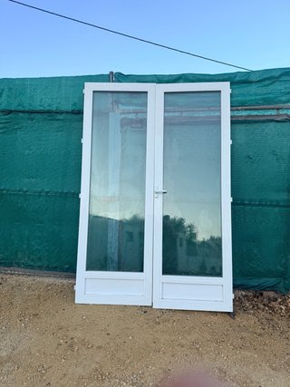 Ventanas de aluminio blancas