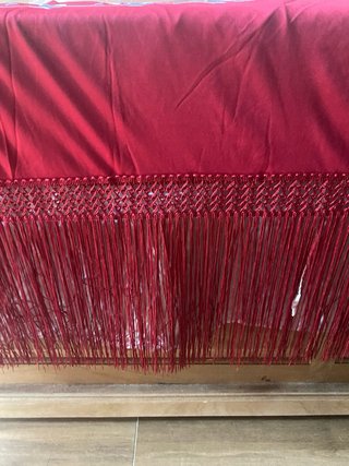 Mantón de Manila bordado rojo buganvilla
