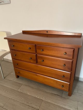 Cómoda de madera para dormitorio
