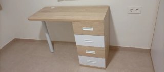 Escritorio madera cambria y blanco con cajones
