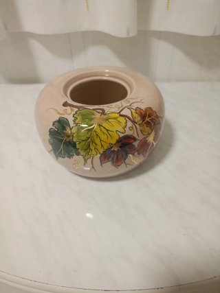 Vasija de cerámica decorada