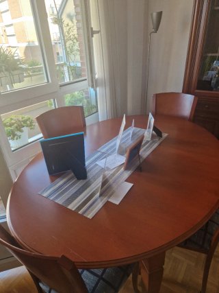 Mesa comedor cerezo y 4 sillas tapizadas