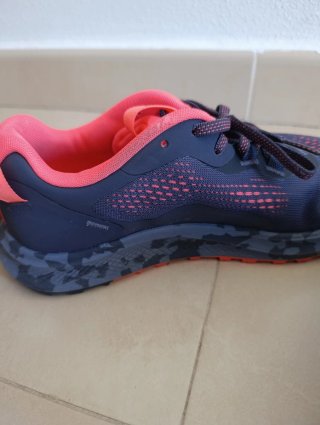 Zapatillas Under Armour Azul y Rosa