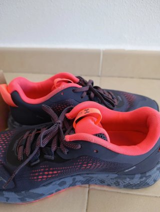 Zapatillas Under Armour Azul y Rosa