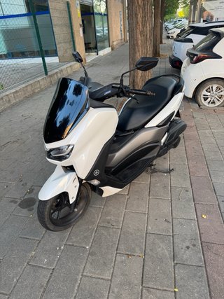 Yamaha NMAX 125 Gris/Blanco