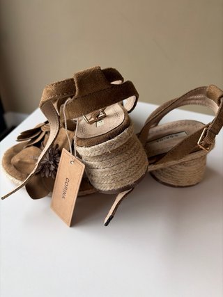 Sandalias Corina camel Talla 38 Nuevas