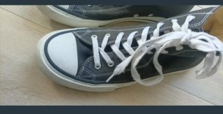 Zapatillas Negras y Blancas