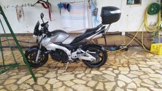 Suzuki GSR600 Naked Moto