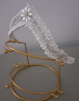 Tocado Tiara Novia Flores Blancas y Cristales