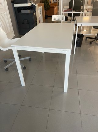 Mesa de despacho o cocina patas cuadradas