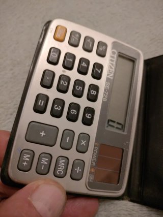 Calculadora Citizen SE-728 escritorio
