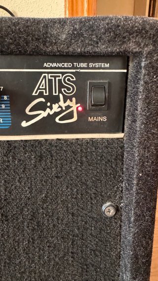 Amplificador guitarra Hughes & Kettner ATS Sixty
