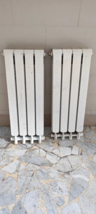 Set 2 termosifoni alluminio usati