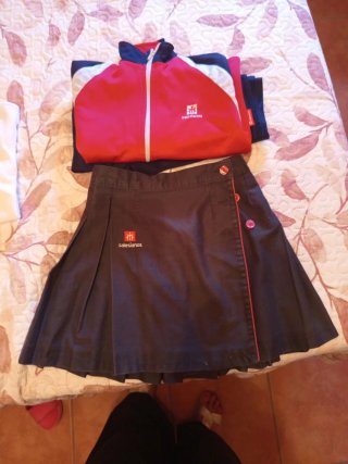 Chándal y falda uniformes Salesianos T.6 y T.4