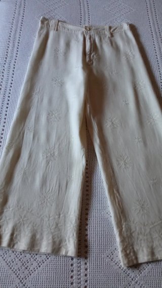 Pantalón beige bordado
