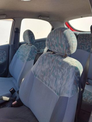 Coche rojo 4 puertas