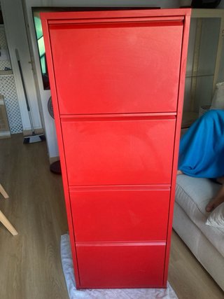 Cajonera roja metálica como nueva