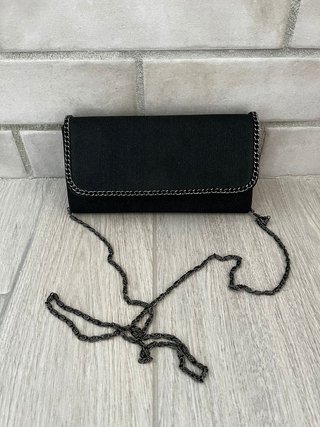 Bolso negro brillante asa de cadena. Bijou Brigitt