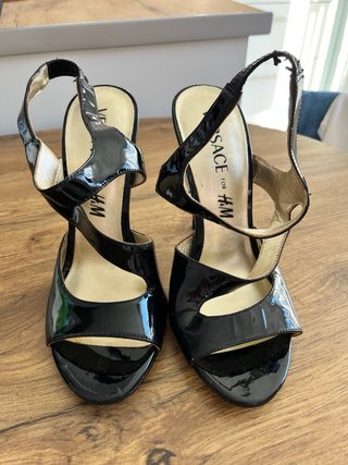 Zapatos de tacón H&M x Versace negros