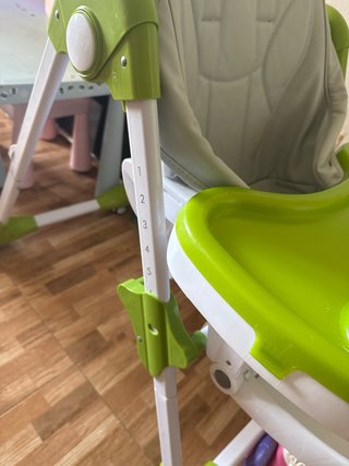 Trona de bebé gris y verde