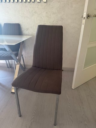 Mesa Comedor Blanca y 4 Sillas