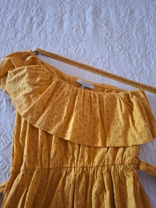 Vestido mostaza bordado inglés