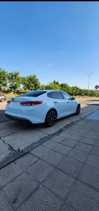 Kia Optima Drive 1.700 CRDI 140CV año 2016