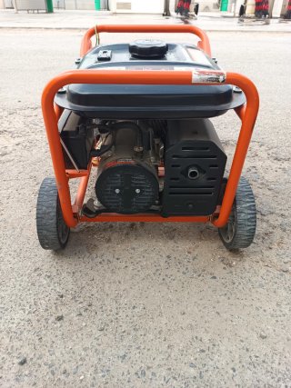 Generador de Luz Portátil Naranja