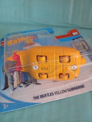 ** TH**Hot Wheels The Beatles Yellow Submarine