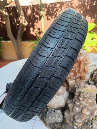 Rueda de repuesto y gato MG zs