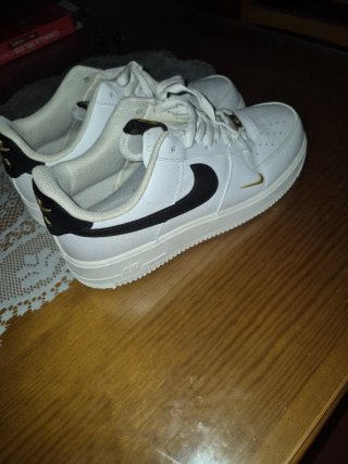 Nike Air Force 1 Blancas Doradas