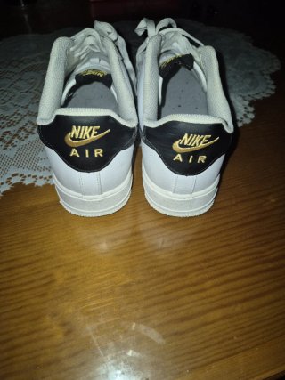 Nike Air Force 1 Blancas Doradas