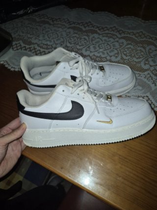 Nike Air Force 1 Blancas Doradas