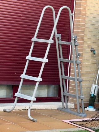 Escalera Piscina Bestway Gris