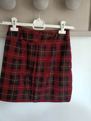 Falda cuadros Stradivarius con cinturón
