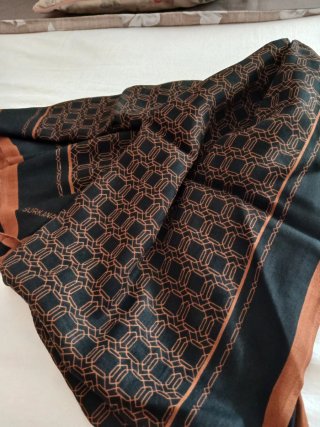Foulard grande SURKANA negro y camel