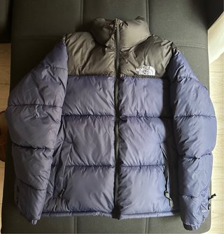 Cazadora The North Face Nuptse Negra y Azul