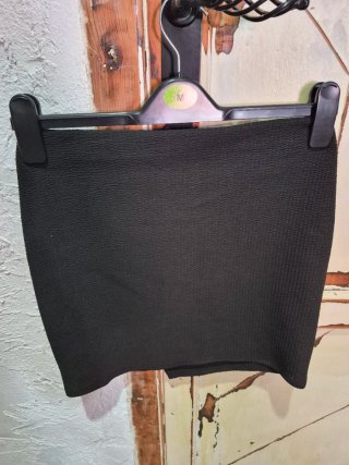 Falda corta Bershka negra talla M