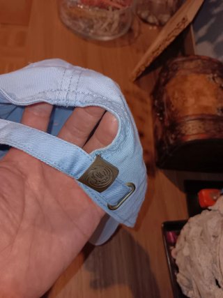 Gorra Gucci Azul con Brillantes